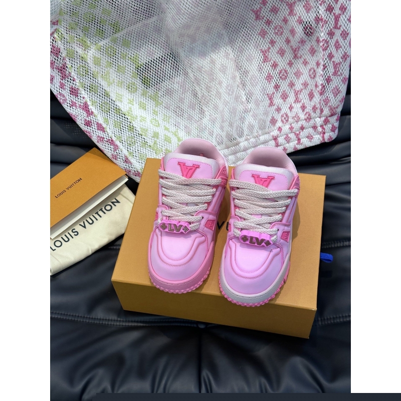 l**is V*t*n sneakers
